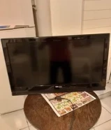 شاشه ونسا 32 بوصه بحاله ممتازه