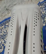 قفص لقطط القفص نضيف وجميل