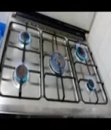 طباخ تكنوجاس استلس 5 شعلة للبيع بحالة جيدة فرن وشواية شغالين