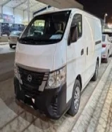 للإيجار باصات نيسان اصفار مغلق
