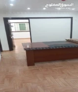 يوجد مكتب للإيجار