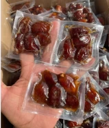 Khalas Al-Qassim dates for fasting breakfast, weighing 4 kg, in each carton of 100 envelopes