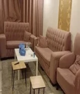 طقم كنب تفصيل مع طالوة وسط وطاولتين صغار مع سجاده
