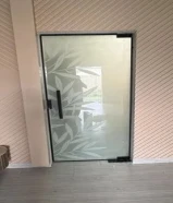 فني تركيب زجاج ومرايا