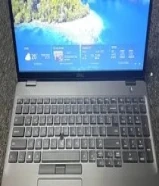 للبيع dell latitude 5500 بحالة كالجديد