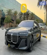 للبيع BMW 740i موديل 2023 عداد 3 الالف بحالة الوكاله