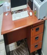 مكتب ومكتبة وادراج للبيع