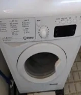 للبيع غسالة اتوماتيك ماركه اندست إيطالي