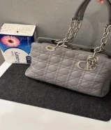 شبه جديدة جنطة ديور أصليه60000556