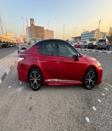 للبيع كامري 2018 - 6 سلندر اللون