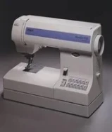 ماكينة خياطة عادية و تطريز و عراوي ماركة فاف ألماني جديد. كفالة سنة. توصيل و تدريب مجاني.