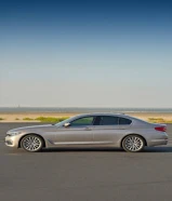 للبيع بي ام دبليو 530i 2019 بحالة الوكالة ماشي 76 الف