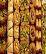 معلم حلويات سوري يطلب عمل