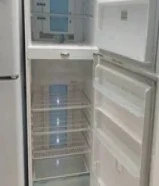 نبيع ثلاجه 24 قدم استخدام معا التوصيل والكفاله ماركه توشيبا