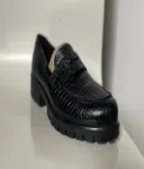 حذاء Ecco نسائي فاخر - أسود بنقشة جلد تمساح مقاس 39