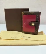 LV wallet good as new