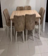 طاولة طعام
