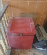 موجود صندوق كبير