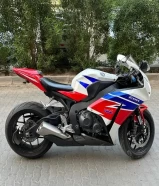 هوندا CBR1000RR جاهز للموسم(نظييف)