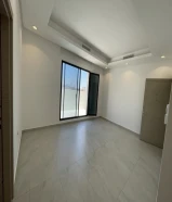 للإيجار شقه الرميثيه مع روف