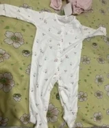 لبيع ملابس اطفال