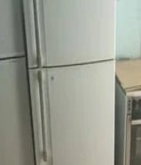 نبيع ثلاجه بحاله ممتازه معا التوصيل والكفاله ماركه هيتاشي ياباني استخدام خفيف