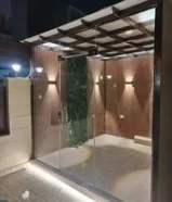 فني زجاج سيكوريت و مرايات و واجهات شوربكس و بلكونات و دوانيات و مرايات مضيئة في جميع مناطق الكويت