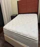 سرير كبير مع مرتبة مريحه ونظيفة مقاس 1.80*2.    97738627