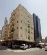 للإيجار شقة تصلح صالون او اتيلية او خياط في ميدان حولي