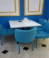 طاولات و كراسي