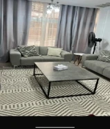 كنب بحالة جيده جدا ومريح استخدام بسيط من صفات الغانم وسجاده وبرادي وطاولة سفره وطاولة الوسطيه