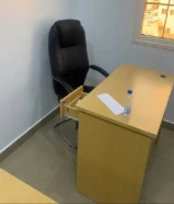 للبيع طقمين كنب جلد مع مكاتب عدد 2 صغير عدد 1 كبير و كراسي فردي عدد 5