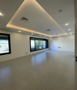 للإيجار دور مشرف مع بلكونه