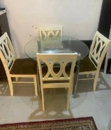 للبيع سفره 4 كرسي